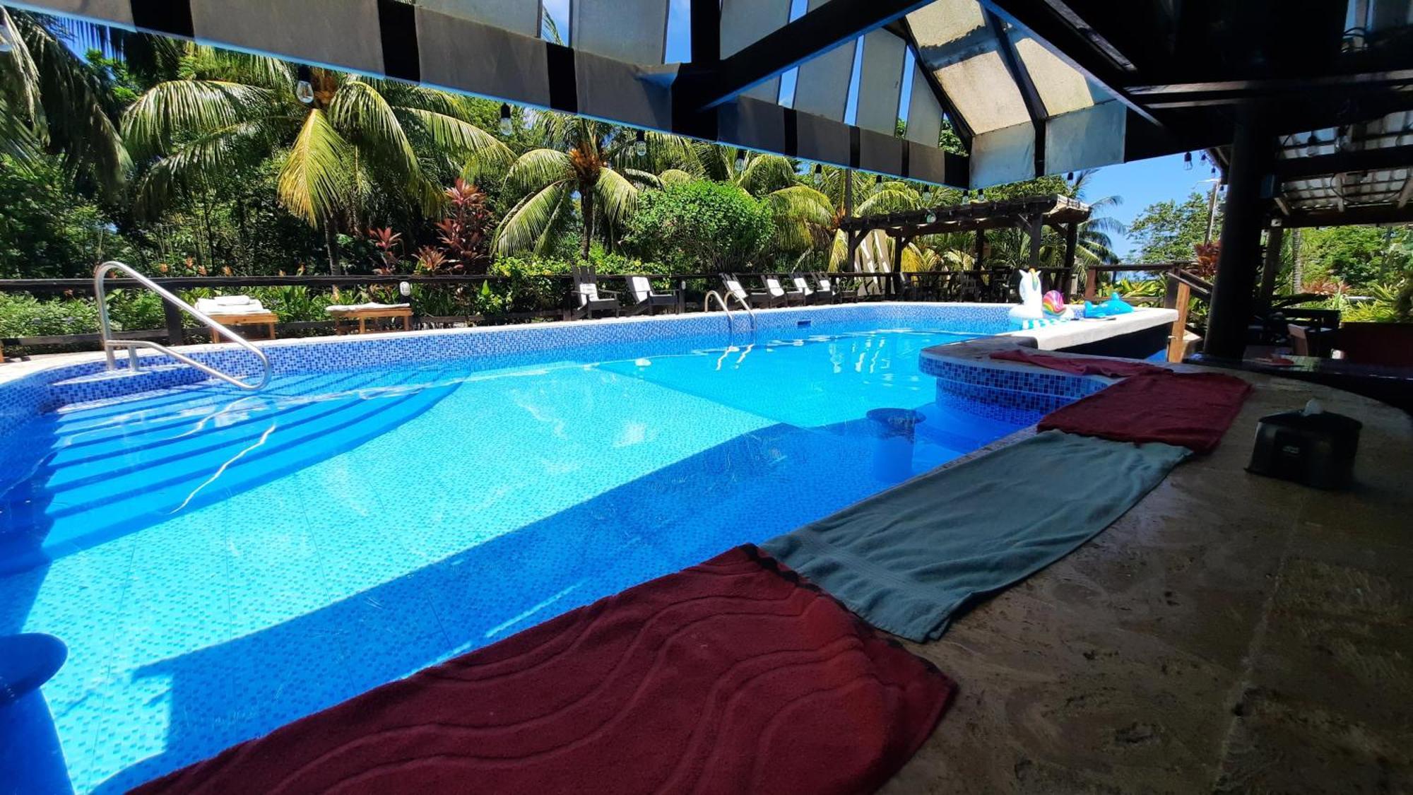 Guava Grove Resort & Villas Sandy Bay Exterior foto